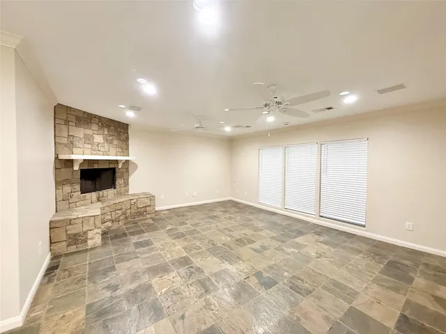 $2,400 | 5545 Pagewood Lane, Houston, TX 77056