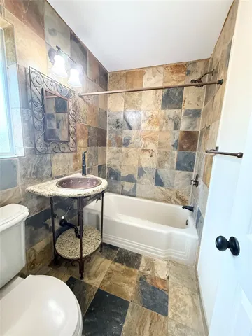 $2,400 | 5545 Pagewood Lane, Houston, TX 77056