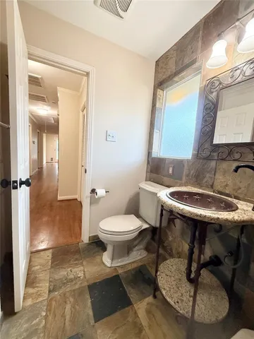 $2,400 | 5545 Pagewood Lane, Houston, TX 77056