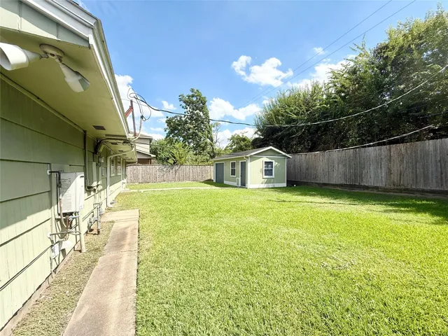 $2,400 | 5545 Pagewood Lane, Houston, TX 77056