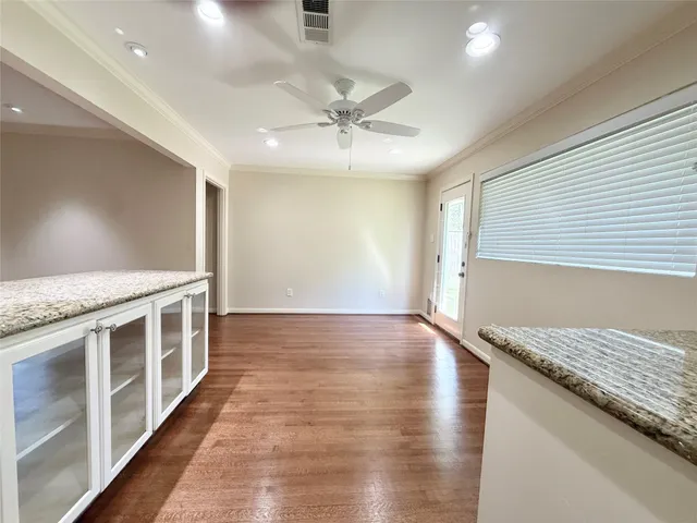 $2,400 | 5545 Pagewood Lane, Houston, TX 77056