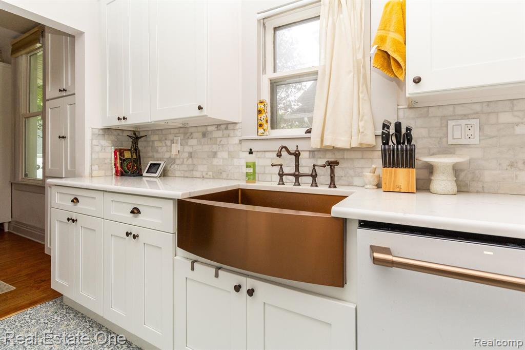 825 North Pine Street Rochester, MI 48307 - Photo 16 of 39 Gallery Image 16