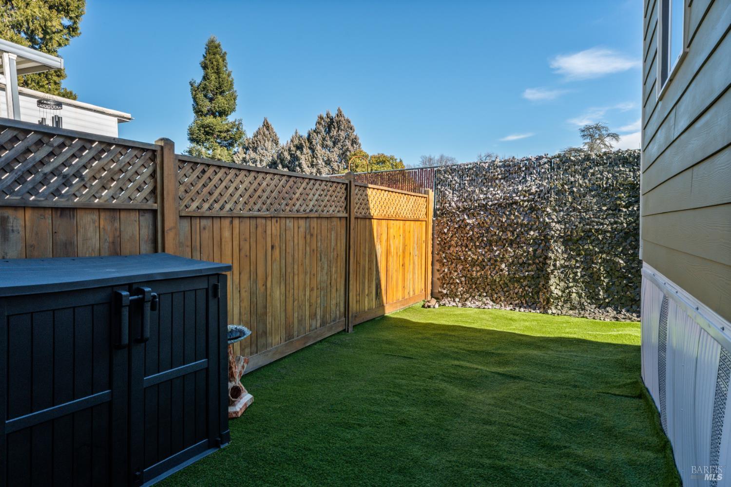 660 Leslie Street, Unit 11 Ukiah, CA 95482 - Photo 24 of 24 Fenced private yard.