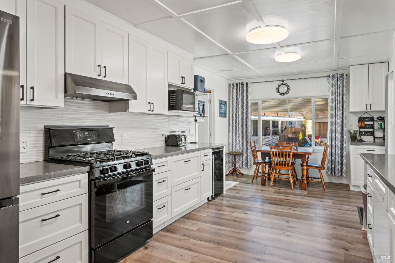 660 Leslie Street, Unit 11 Ukiah, CA 95482 - Photo 6 of 24 New appliances included