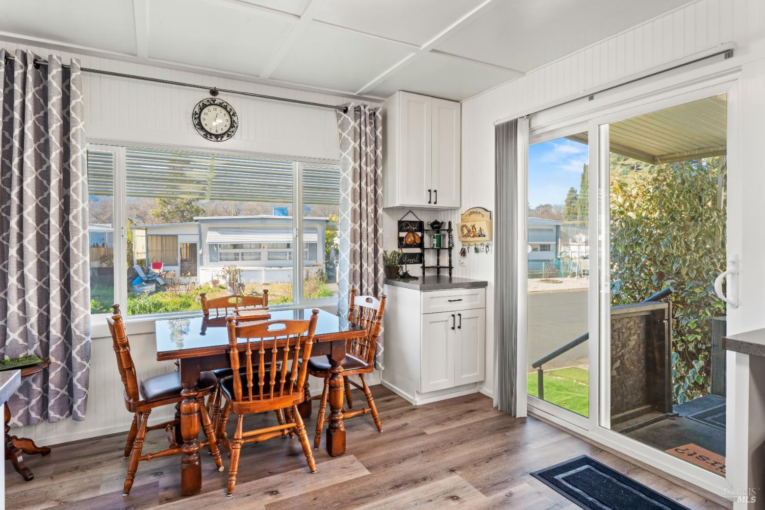 660 Leslie Street, Unit 11 Ukiah, CA 95482 - Photo 7 of 24 Breakfast area