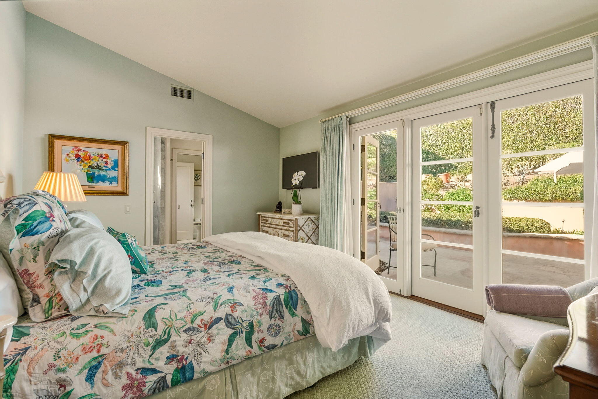 420 Santa Rosa Lane Santa Barbara, CA 93108 - Photo 16 of 29 420 Santa Rosa-47