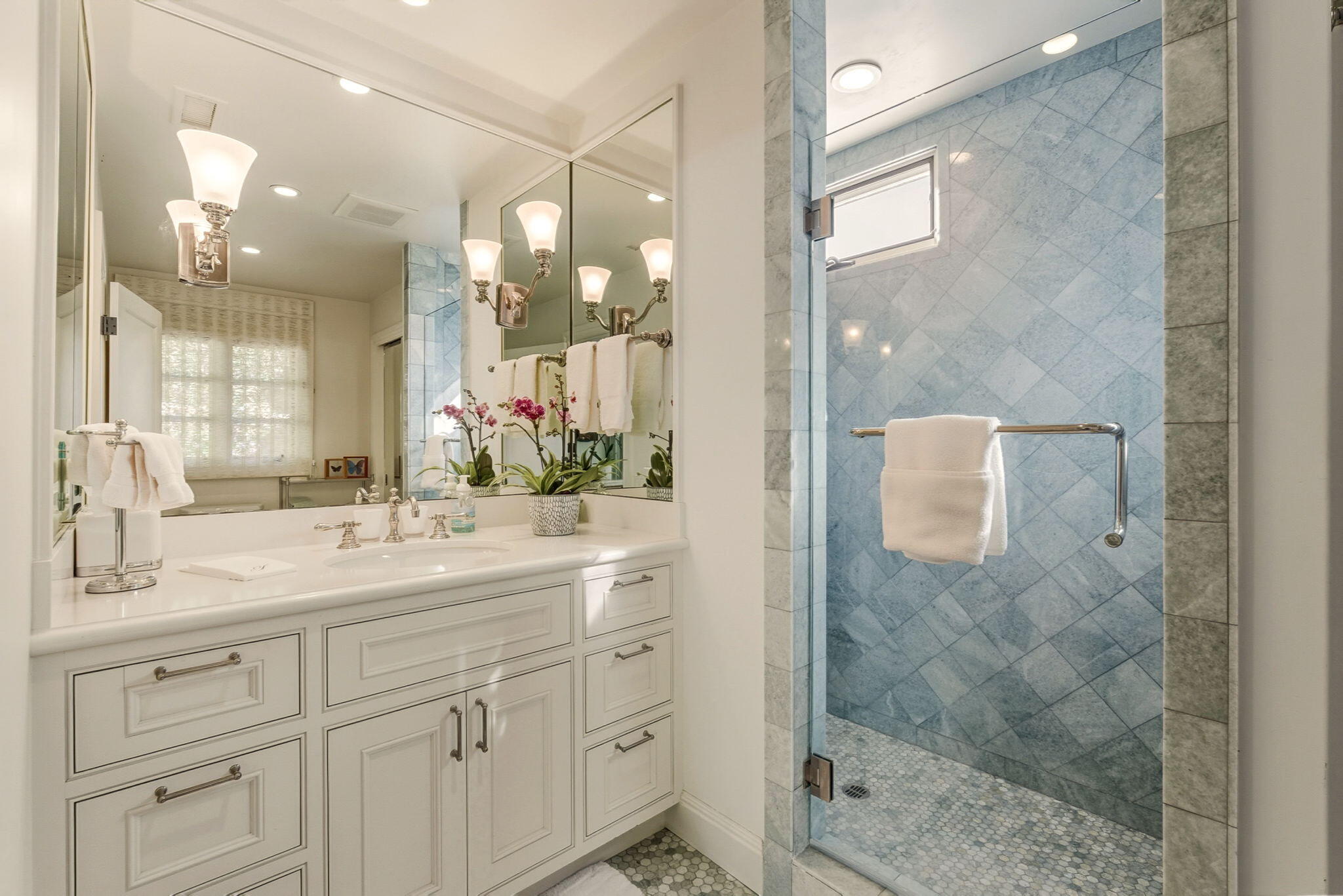 420 Santa Rosa Lane Santa Barbara, CA 93108 - Photo 17 of 29 420 Santa Rosa-49