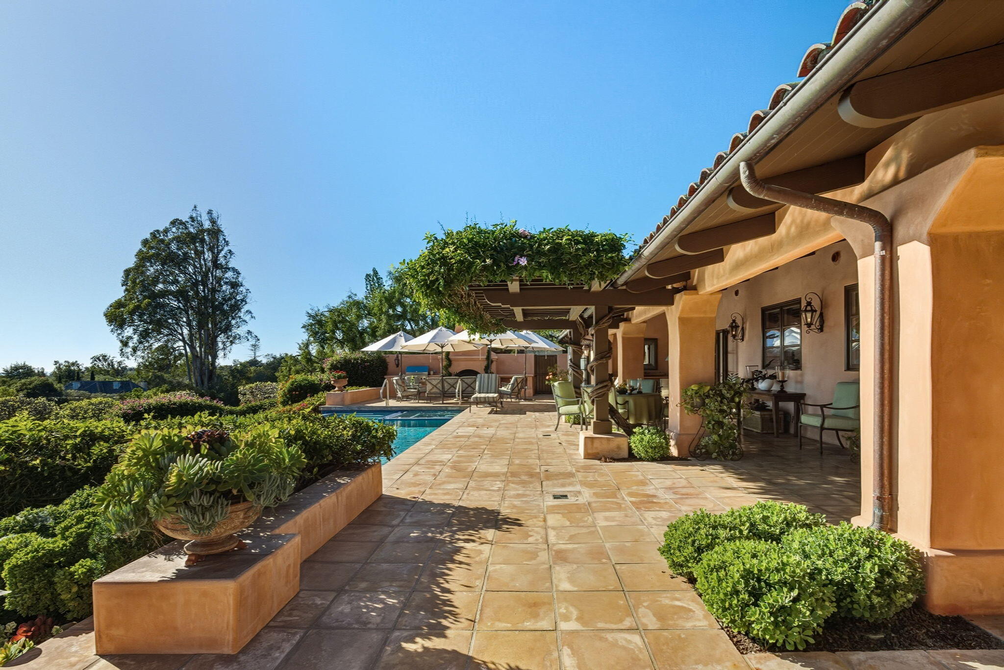 420 Santa Rosa Lane Santa Barbara, CA 93108 - Photo 6 of 29 420 Santa Rosa-13