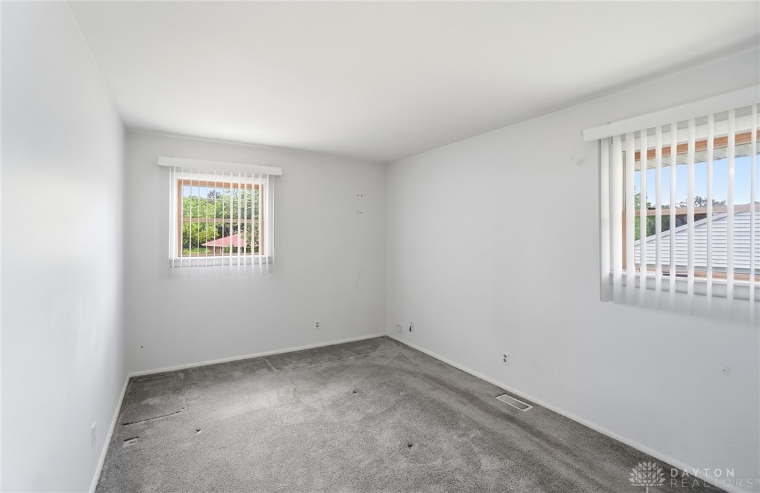 1914 Elmsford Street Springfield, OH 45506 - Photo 11 of 47