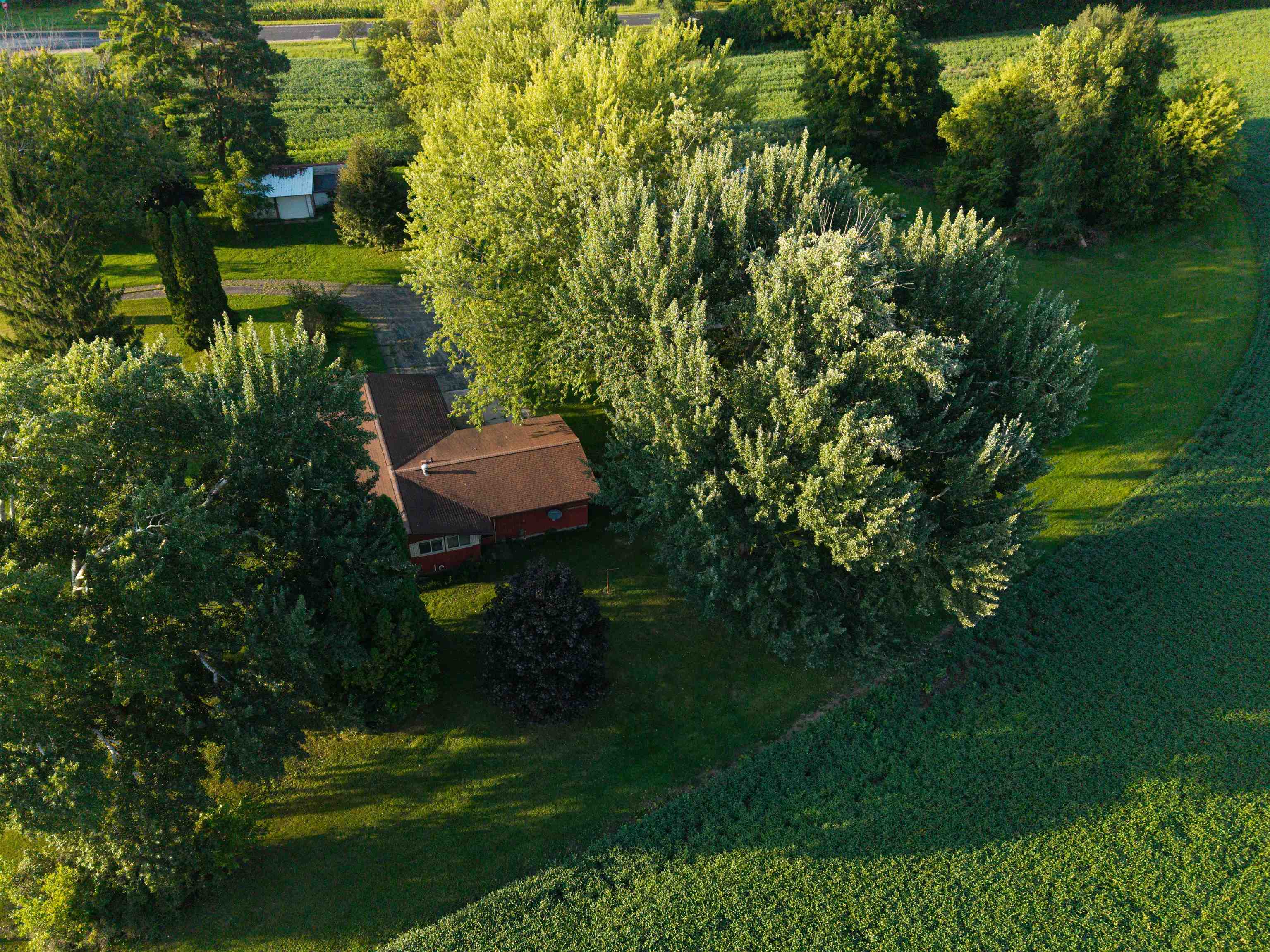 316 Hillside Road Edgerton, WI 53534 - Photo 8 of 34 Gallery Image 8