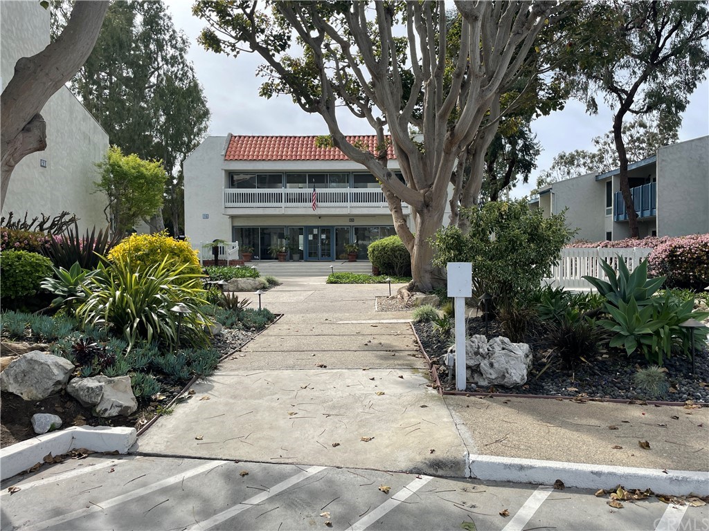 603 South Prospect Avenue, Unit 101, Redondo Beach, CA 90277 Compass