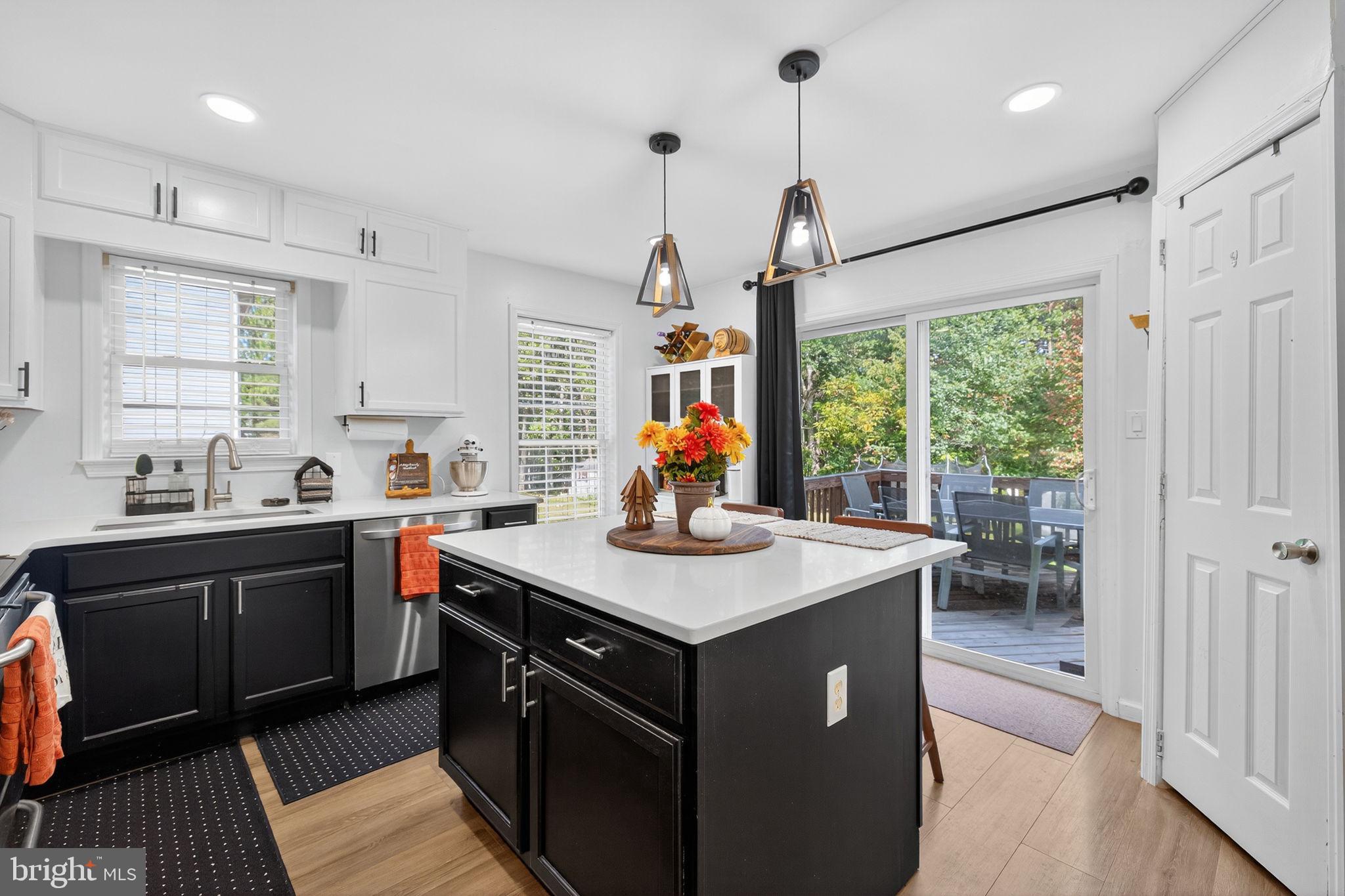 205 Holiday Road Cross Junction, VA 22625 - Photo 18 of 80