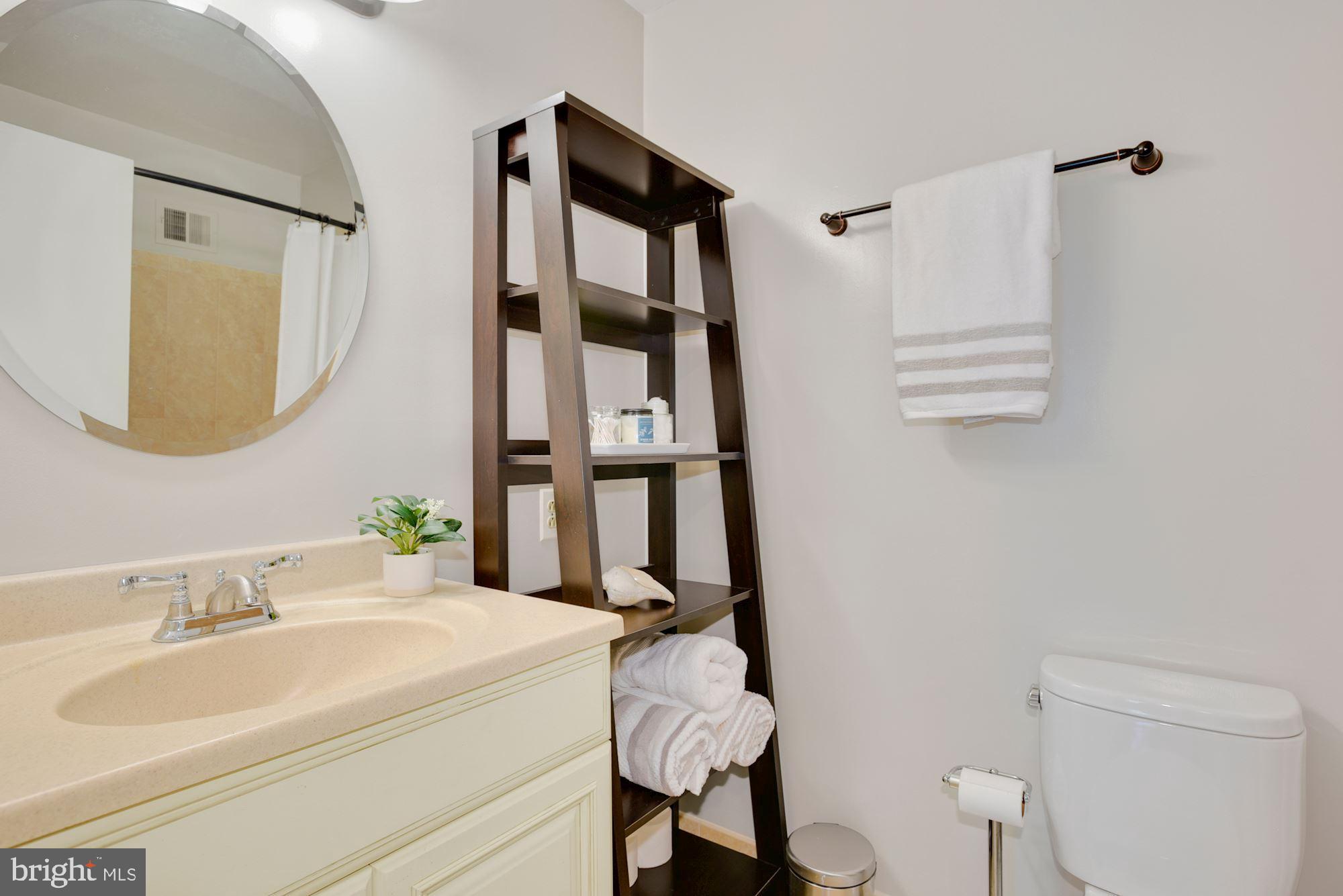 2501 Wood Fern Court Reston, VA 20191 - Photo 5 of 12 Gallery Image 5