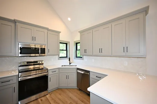 $435,000 | 105 Wagers Circle, Dearborn, MO 64439