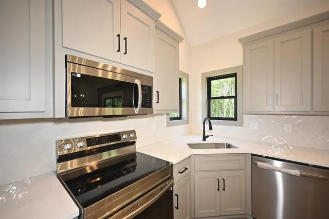 $435,000 | 105 Wagers Circle, Dearborn, MO 64439