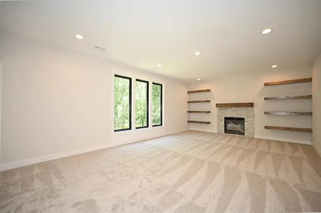 $435,000 | 105 Wagers Circle, Dearborn, MO 64439