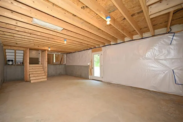 $435,000 | 105 Wagers Circle, Dearborn, MO 64439