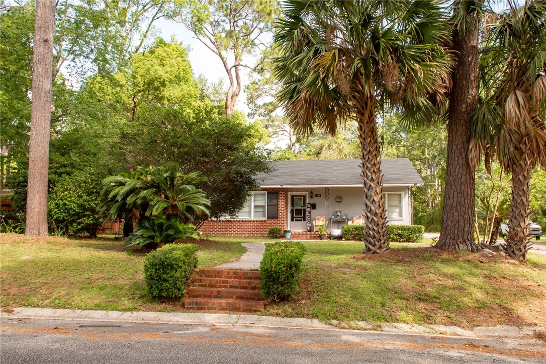 1405 Grove Avenue Waycross, GA 31501 - Photo 2 of 34