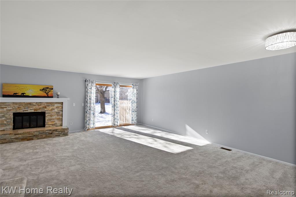 515 Tennyson Rochester Hills, MI 48307 - Photo 8 of 28 Gallery Image 8