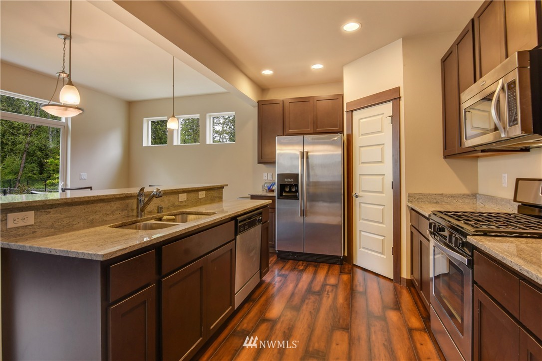 323 202nd Place Southeast Bothell, WA 98012 - Photo 8 of 23