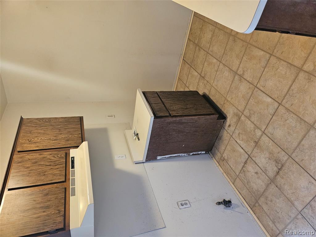 17140 Clinton River Road, Unit 17B Clinton Township, MI 48038 - Photo 3 of 9 Gallery Image 3