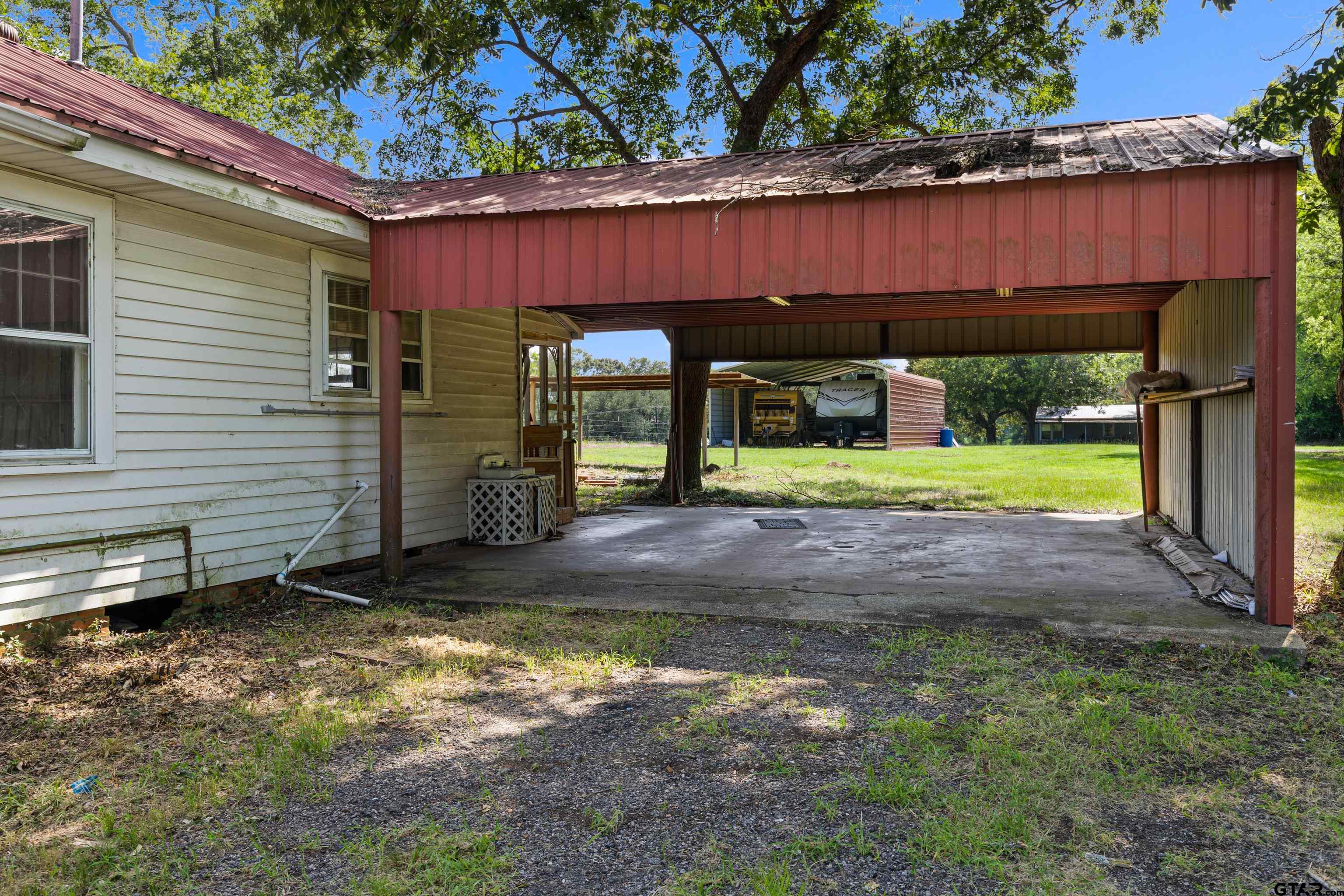 304 Daingerfield Street Naples, TX 75568 - Photo 9 of 38