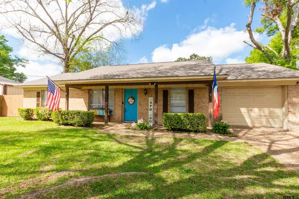 $235,000 | 305 Lakeview Street, Whitehouse, TX 75791