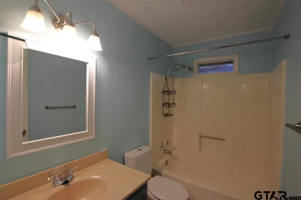 $235,000 | 305 Lakeview Street, Whitehouse, TX 75791