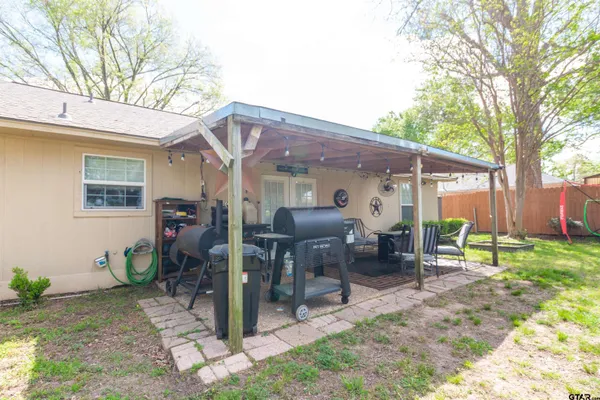 $235,000 | 305 Lakeview Street, Whitehouse, TX 75791