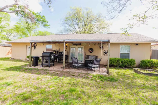 $235,000 | 305 Lakeview Street, Whitehouse, TX 75791