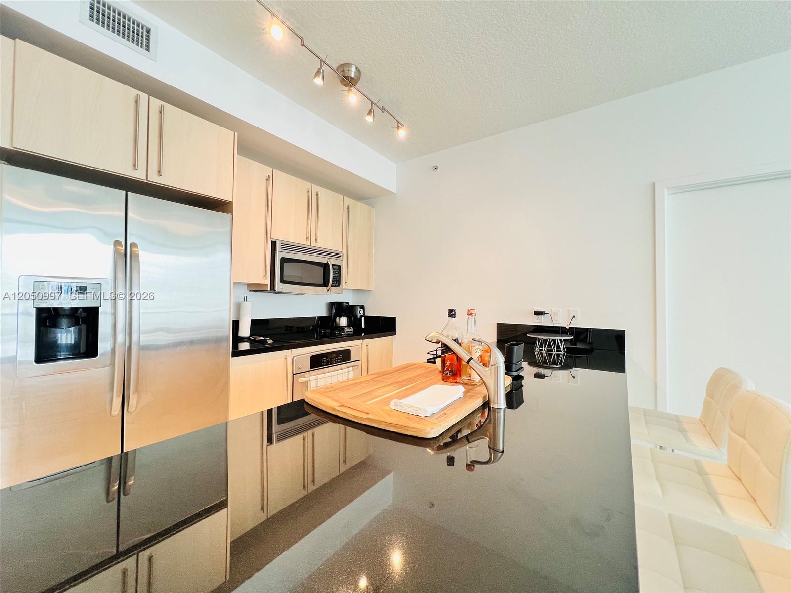 79 Southwest 12th Street, Unit 1510S Miami, FL 33130 - Photo 15 of 56