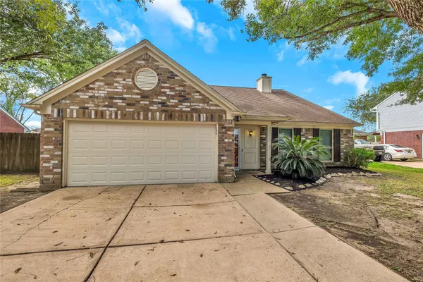 $2,250 | 5216 Spring Branch Drive, Pearland, TX 77584