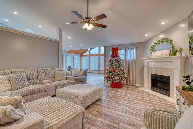 $354,999 | 3634 Grinell Drive, Evansville, IN 47711