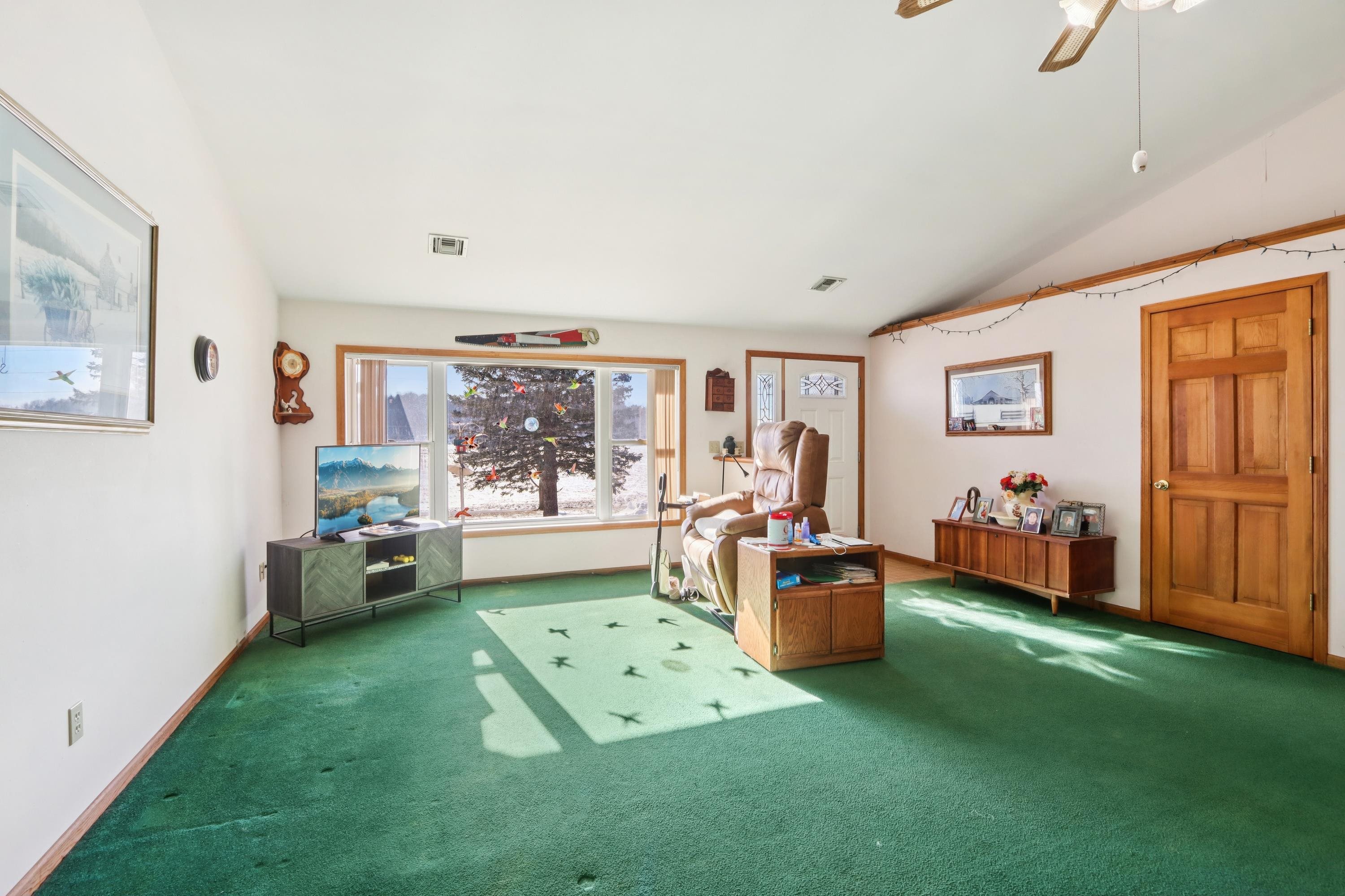 W12702 Highway 60 Trunk Lodi, WI 53555 - Photo 5 of 36