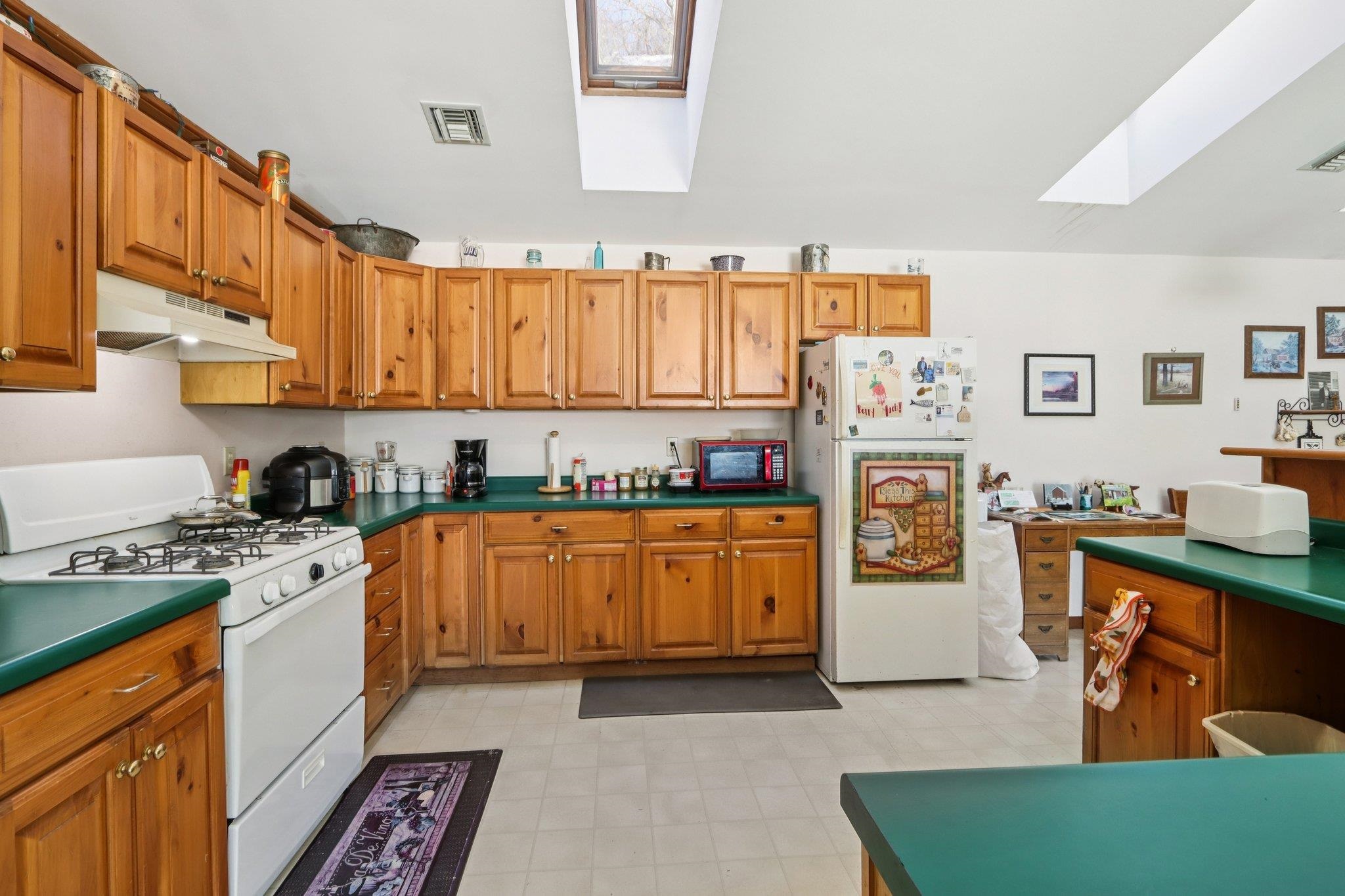 W12702 Highway 60 Trunk Lodi, WI 53555 - Photo 10 of 36