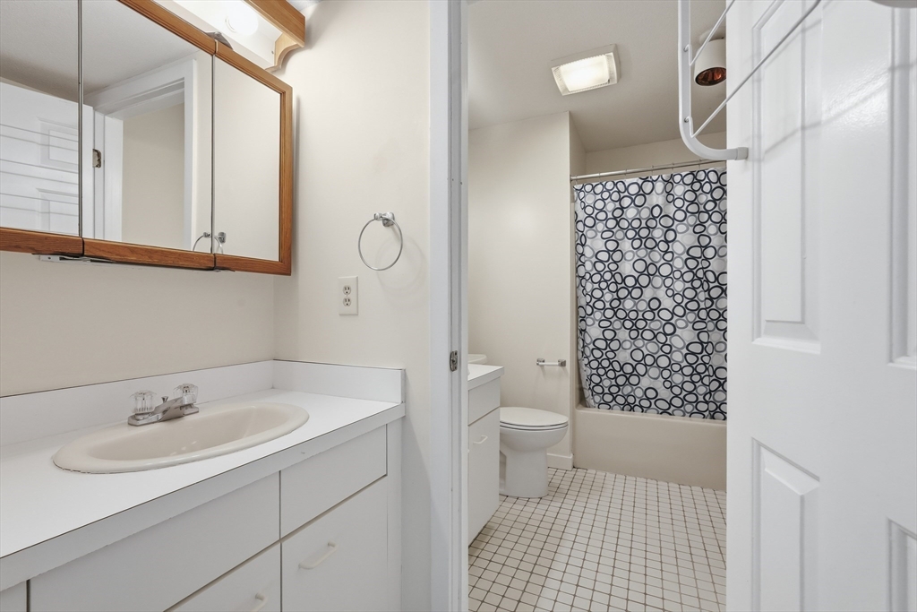 70 Amity Place, Unit 70 Amherst, MA 01002 - Photo 28 of 35