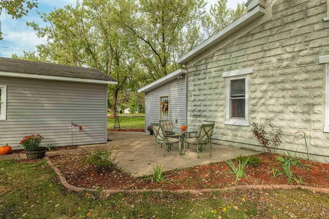 $215,000 | 311 N Highway, Lone Rock, WI 53556