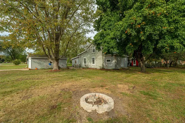 $215,000 | 311 N Highway, Lone Rock, WI 53556