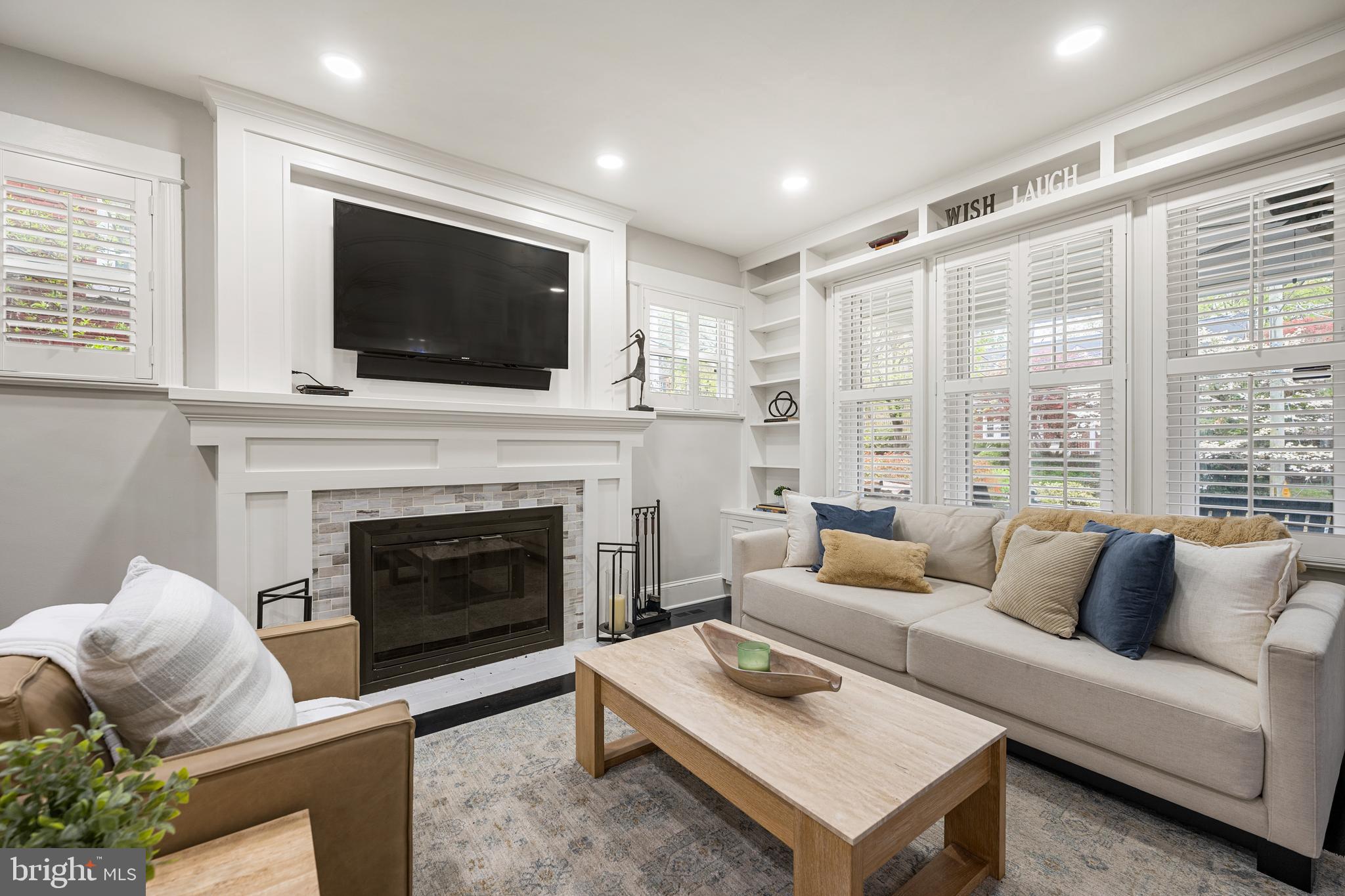 3702 Jenifer Street Northwest Washington, DC 20015 - Photo 8 of 43 Living Room