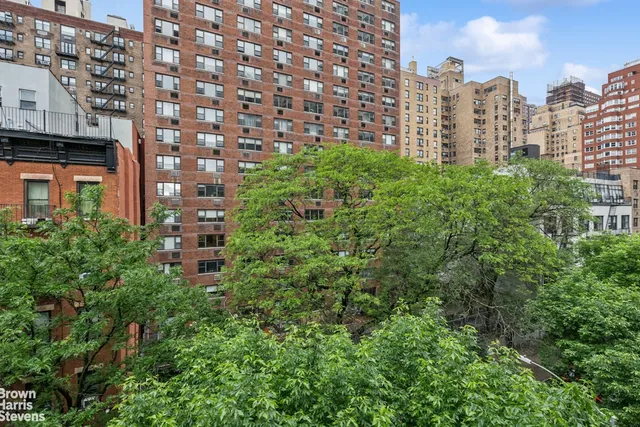 $395,000 | 317 East 73rd Street, Unit 5FE | Lenox Hill