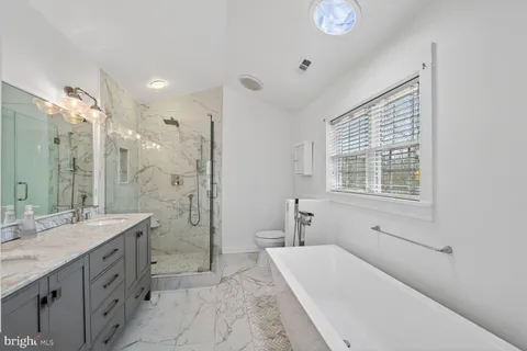 $799,000 | 7716 Frances Drive, Alexandria, VA 22306