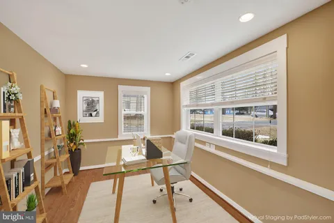 $799,000 | 7716 Frances Drive, Alexandria, VA 22306