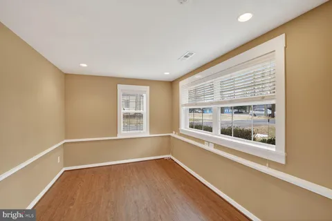 $799,000 | 7716 Frances Drive, Alexandria, VA 22306