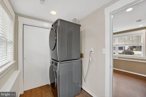 $799,000 | 7716 Frances Drive, Alexandria, VA 22306