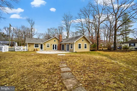 $799,000 | 7716 Frances Drive, Alexandria, VA 22306