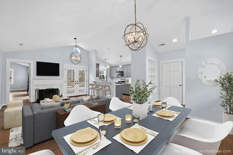 $799,000 | 7716 Frances Drive, Alexandria, VA 22306