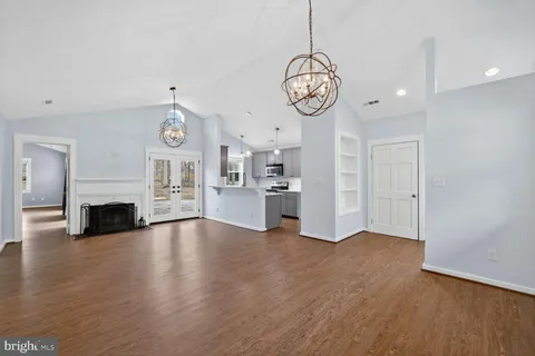 $799,000 | 7716 Frances Drive, Alexandria, VA 22306