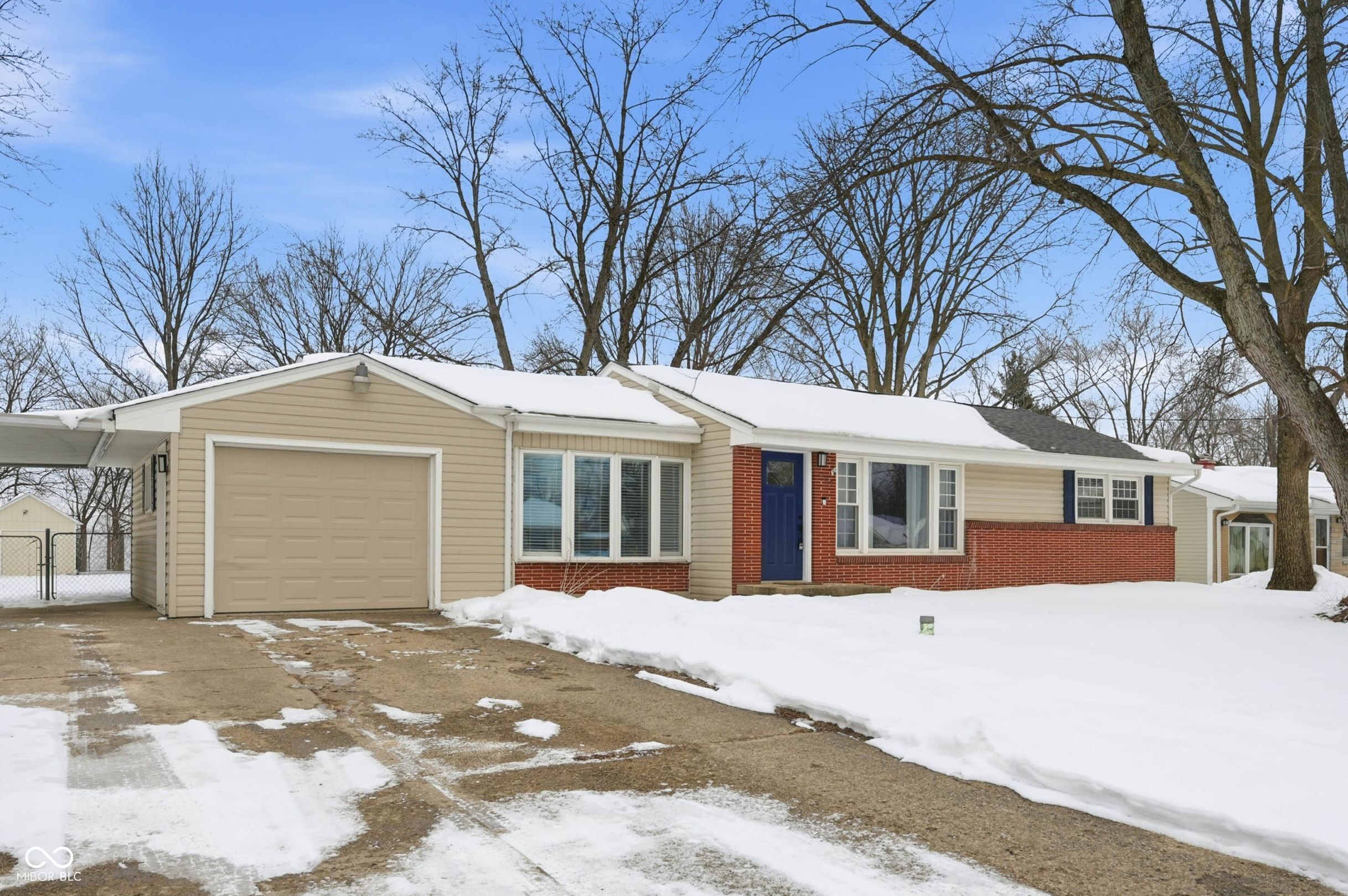 902 Stoner Drive Anderson, IN 46013 - Photo 2 of 21