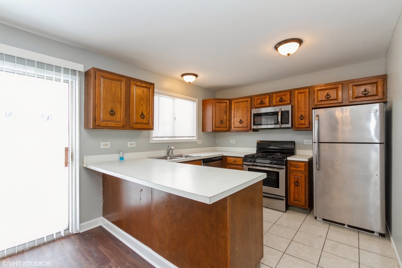 143 Oakhurst Road Matteson, IL 60443 - Photo 4 of 12