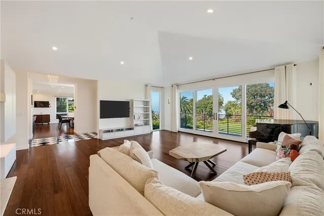 $4,790,000 | 900 VÃa Nogales, Palos Verdes Estates, CA 90274